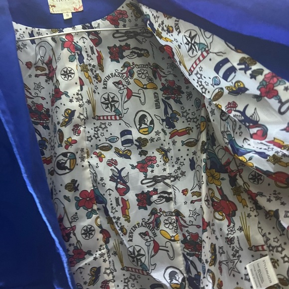 Woman size small blue blazer with designs - Picture 5 of 7